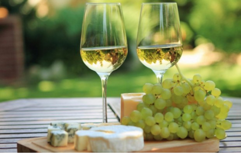 14 свойств белого вина, пищевая ценность, калорийность, побочные эффекты и противопоказания